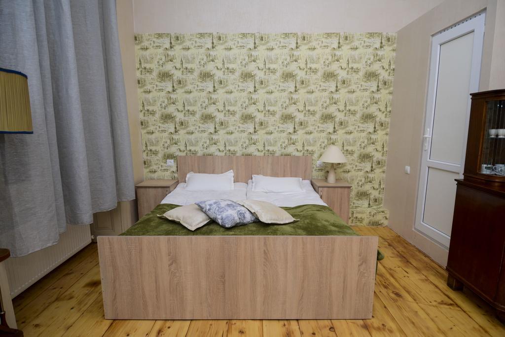 Solo Room Apartment Tbilisi Esterno foto